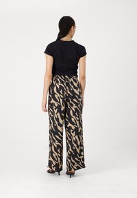ONLY ONLNOVA LIFE ELITE LESLI PANT  - Auduma bikses - black