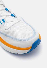 Skechers GO RUN SUPERSONIC MAX Zapatillas white/multi-coloured