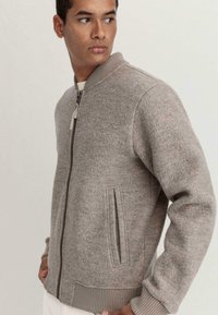 hessnatur Vest - greige