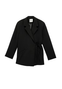 Blazer noir enroulé fabriqué dans un tissu lisse, avec un col en V, des manches longues, une ceinture à la taille et des poches latérales.