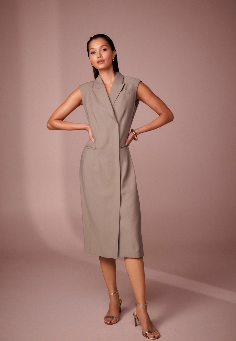 Next SLEEVELESS - REGULAR FIT - Hverdagskjole - mink brown
