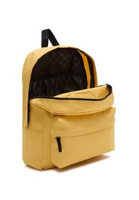 Zaino giallo con tessuto texturizzato, dotato di un grande scomparto e di una tasca frontale con chiusura a zip. Fodera interna nera.