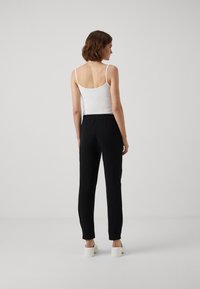 Vero Moda Maternity VMMEASY LOOSE PANTS  - Hlače - black