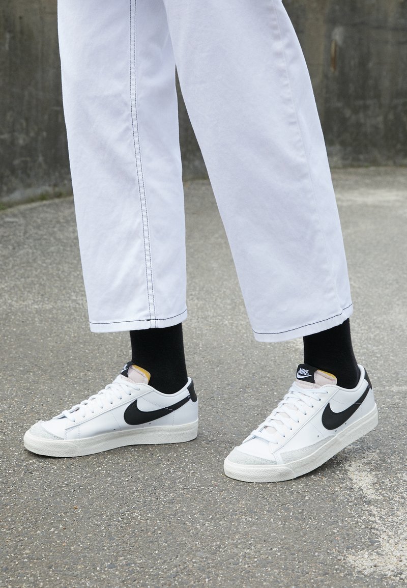 nike trail blazers low