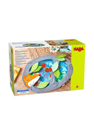 Weiche Wasserspielmatte in Form eines Teichs mit schwimmenden Erdbeeren, grünen Blättern und einem lächelnden Fuchsgesicht am Rand.