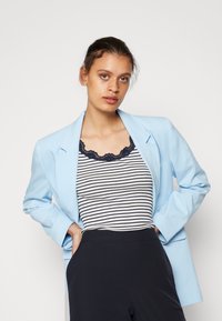 Rosemunde BABETTE U NECK - Top - ivory/navy