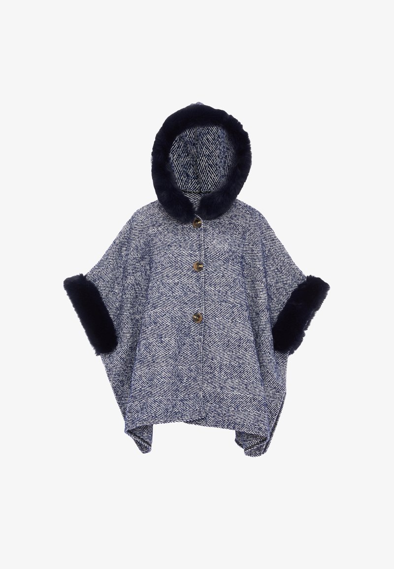 Poncho de espiga azul marino con capucha y puños de piel sintética, que presenta tres botones en la parte delantera y un diseño suelto y fluido.