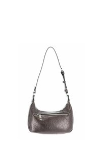 Sac bandoulière en cuir marron texturé avec une forme incurvée. Comprend une poche avant zippée et une sangle ajustable. Détails en métal argenté.