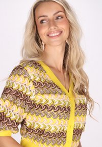 Thumbnail Image 4