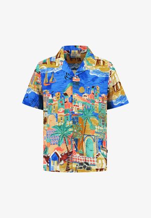 Camisa de botones de manga corta con un vibrante patrón multicolor de escenas costeras, en tonos azules, rojos y verdes. Fabricada en tejido ligero.