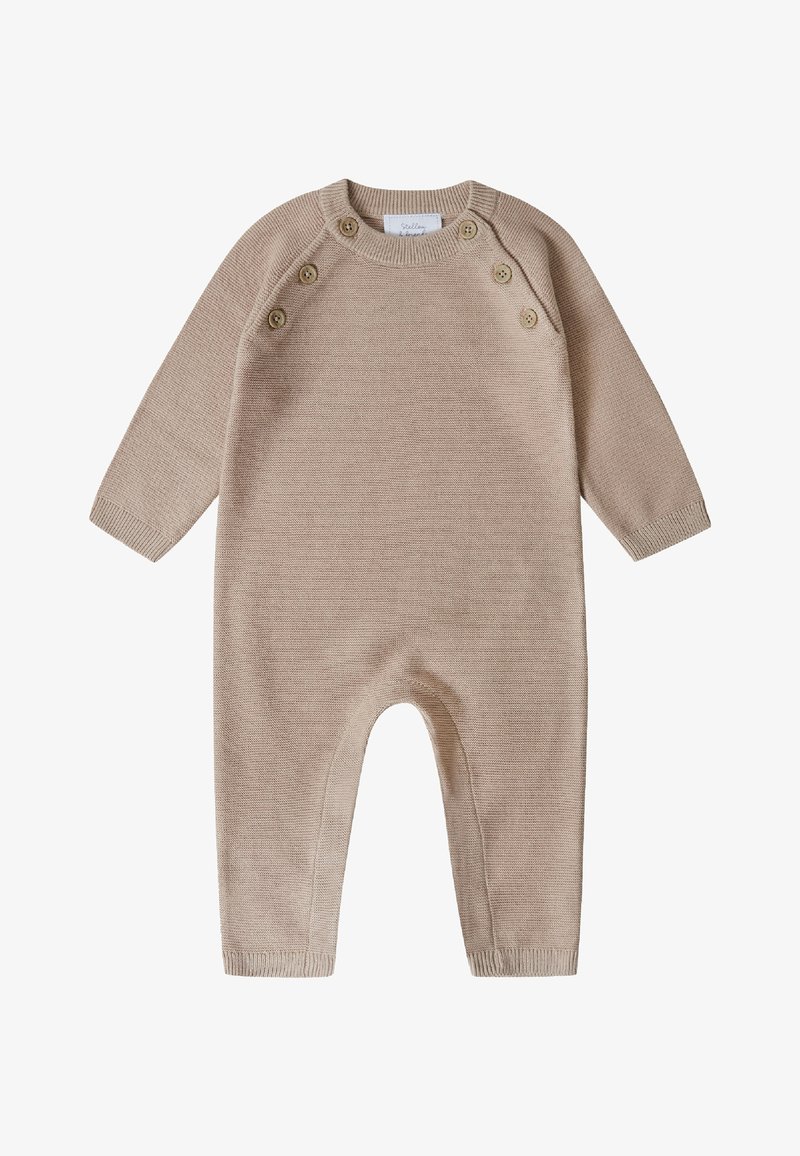 Barboteuse beige en maille à manches longues pour bébé, avec six boutons en bois sur les épaules et des poignets côtelés aux manches et aux jambes.