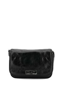 Borsa a tracolla in pelle nera e testurizzata con chiusura a pattina, dotata di una placca logo in tonalità argento e di un compartimento con zip. Forma rettangolare compatta.