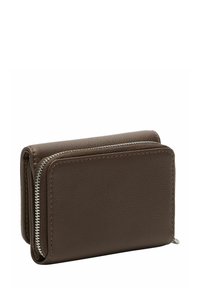 Braune Lederbrieftasche mit strukturierter Oberfläche, Reißverschluss und genähten Details. Kompakte rechteckige Form mit glattem Finish.