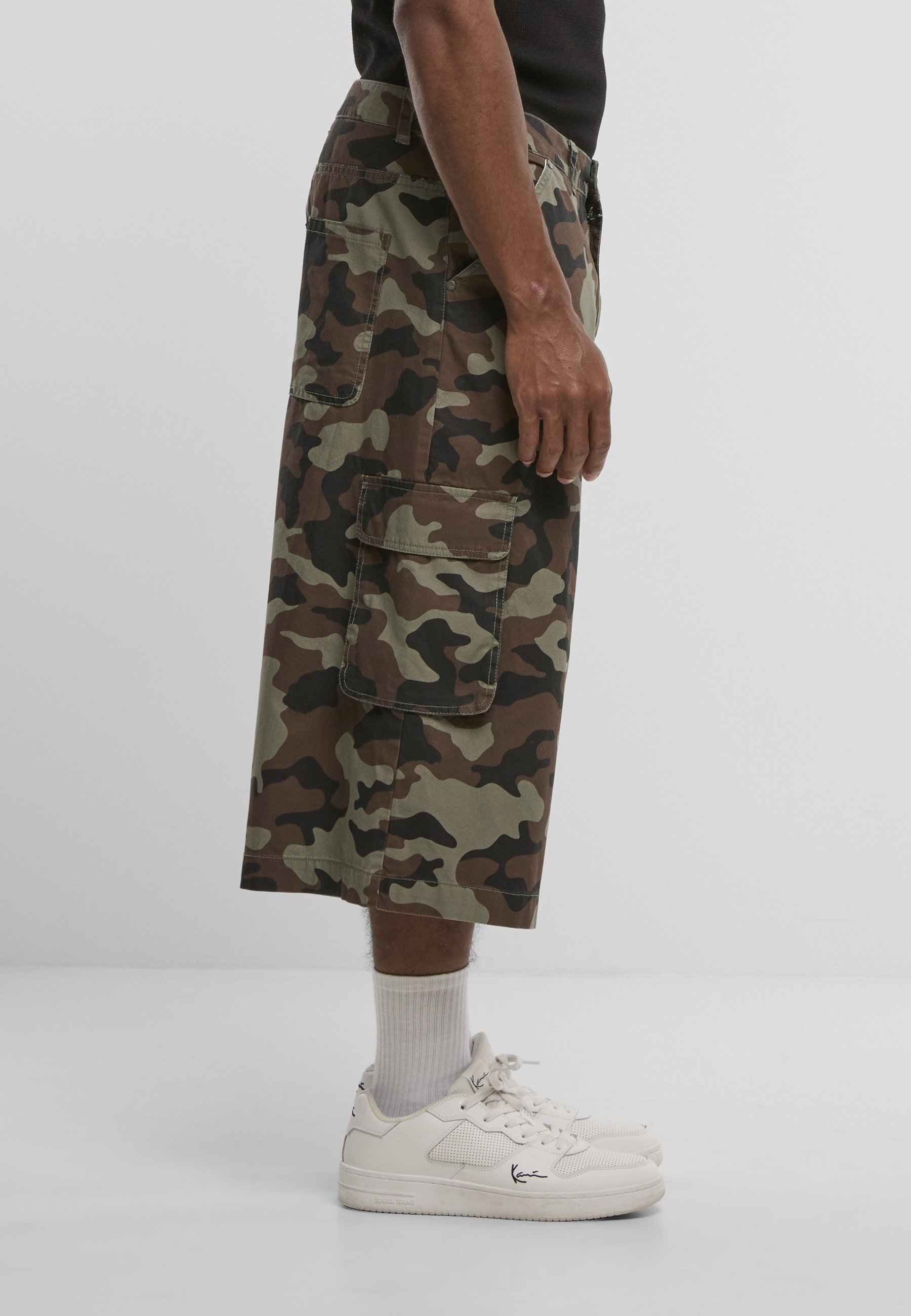 Karl Kani OG CAMO BAGGY CARGO SHORTS - Shorts - olive light olive