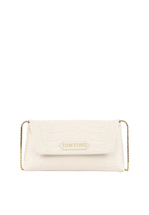 Pochette en cuir blanc embossé crocodile avec chaîne dorée et logo "TOM FORD" sur le rabat avant.