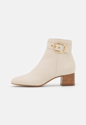 Classic ankle boots - off-white