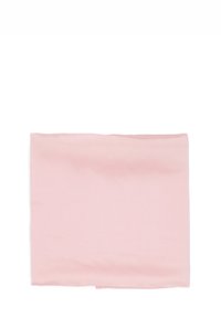 Sciarpa rettangolare rosa, leggera, realizzata in un tessuto liscio e morbido con una leggera lucentezza. I bordi sono grezzi, senza motivi o accenti visibili.