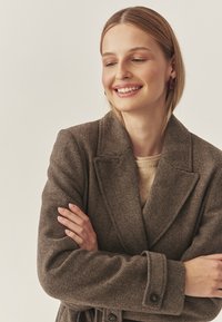TATUUM TEA - Cappotto classico - light brown