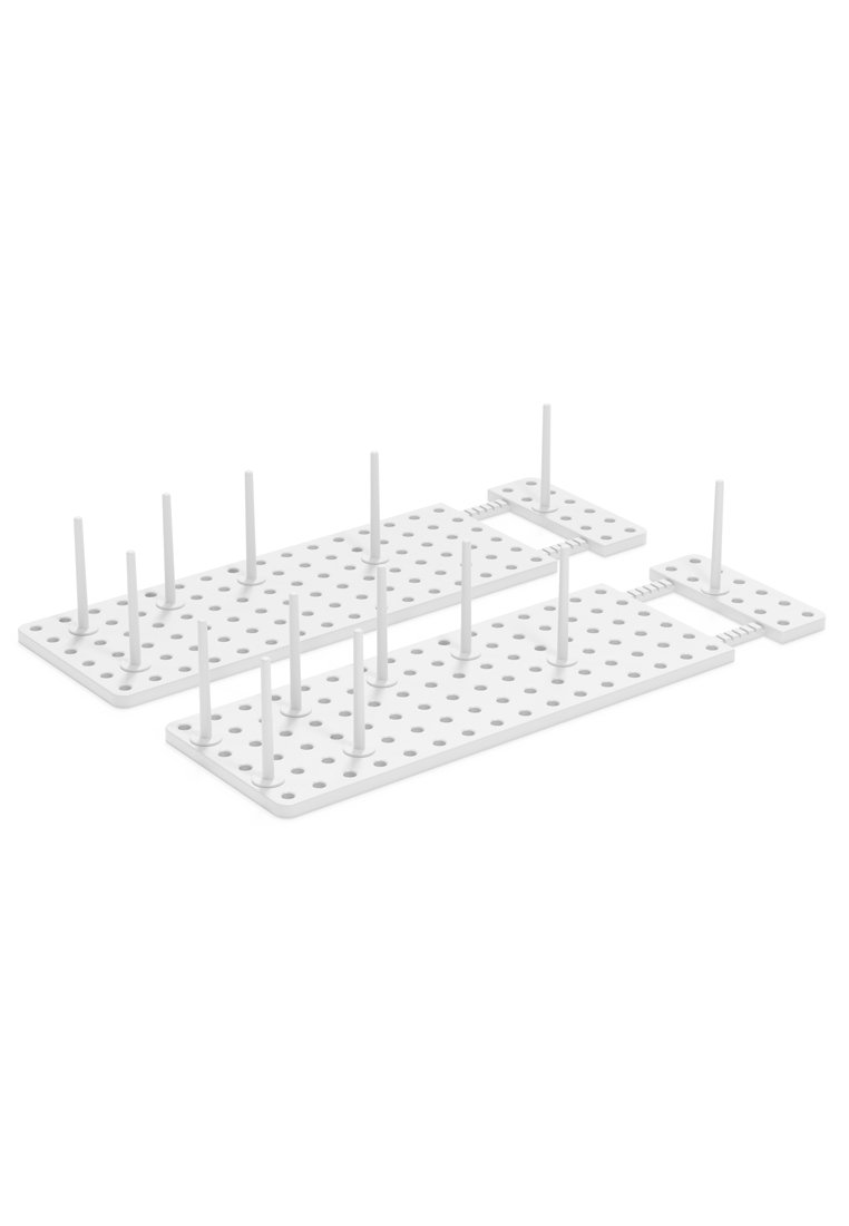 Biały plastikowy organizer z dwoma płaskimi panelami, wyposażonymi w wiele okrągłych otworów oraz regulowanymi pionowymi prętami do dostosowanej konfiguracji.