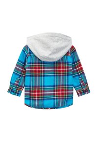 Blaues Karoshirt mit roten, grünen und weißen Akzenten; beinhaltet eine graue Kapuze. Lange Ärmel, Knopfmanschetten und geschwungener Saum.