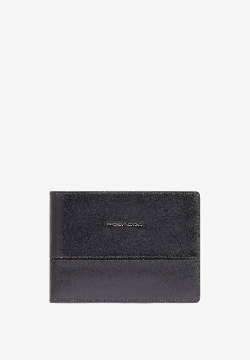 Zwarte leren portemonnee met een gekorrelde afwerking, met een slank ontwerp en een subtiele merklogo aan de voorkant, en gedetailleerde stiksels langs de randen.