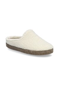 Witte fleece slof met een zachte textuur, gesloten teen en een stevige bruine zool. Geen rugsteun, ontworpen voor binnengebruik.