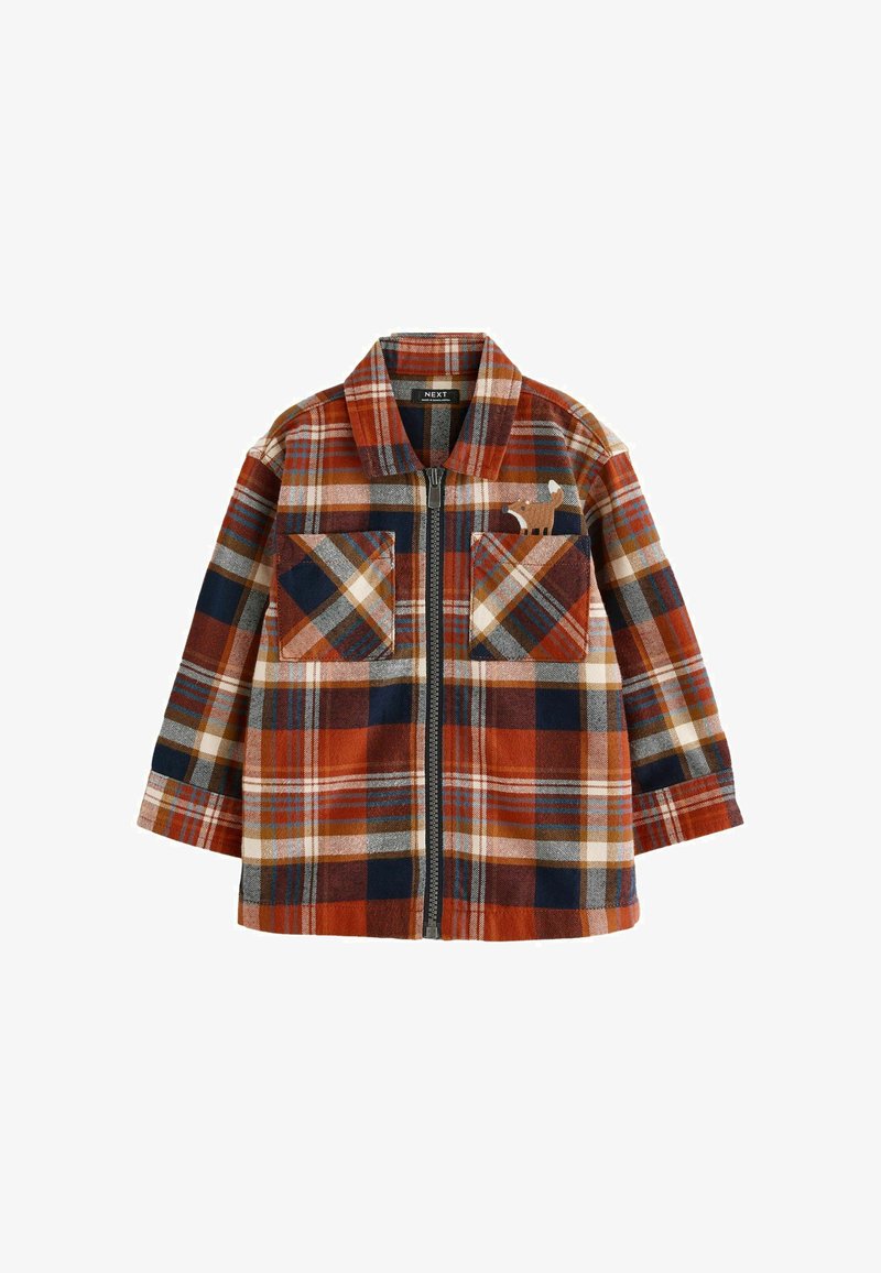 Giacca in flanella a quadratini arancione e blu navy, con zip frontale, due tasche sul petto e un piccolo ricamo di una volpe sulla tasca sinistra.