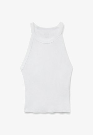 Camiseta de tirantes blanca con canalé, cuello alto y silueta ajustada, colocada plana sobre un fondo blanco.
