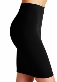 Schwarzer, figurschmeichelnder Bleistiftrock mit einer dehnbaren, glatten Textur und einem breiten Bund, der bequem auf der Taille sitzt.