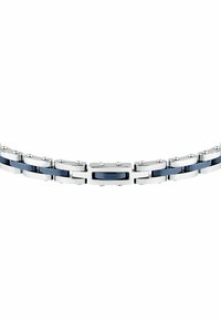 Bracciale in metallo con anelli alternati argento e blu scuro, finitura liscia, design audace, con accenti incisi centrali e chiusura sicura.