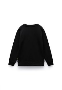 Felpa nera, in misto cotone, collo a giro, maniche lunghe, polsini e fondo a coste, texture semplice, senza loghi o motivi visibili.