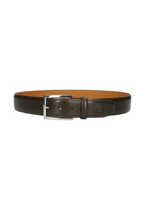 Cintura in pelle marrone scuro con fibbia rettangolare argentata e fodera interna marrone chiaro, mostrata allacciata nel foro centrale.