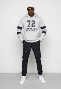 Brave Soul JAMMER - Sweat à capuche - grey marl/navy