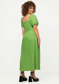Ulla Popken Vestido informal - herbe verte
