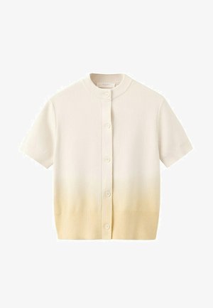 Korte mouwen button-up vest in crème met een subtiele kleurverloop naar beige bij de zoom, met een ronde halslijn en geribbelde manchetten.