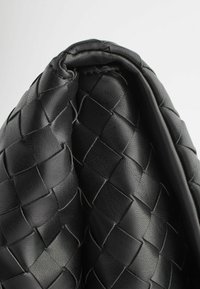 Next WEAVE  - Clutch - black