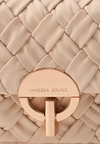 Vanessa Bruno NANO MOON - Olkalaukku - ivoire
