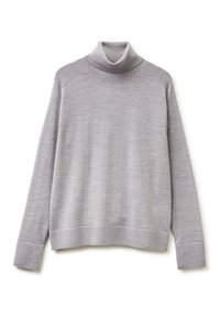 Maglione a collo alto grigio chiaro con maniche lunghe, colletto e polsini a coste, caratterizzato da una texture liscia e una vestibilità rilassata.