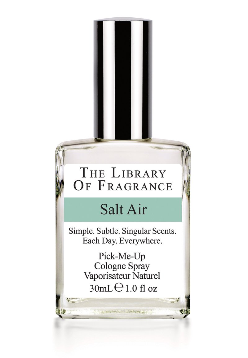 Klar glasflaska med ett silverlock, prydd med en etikett som säger "Salt Air" i teal och svart text. Rymmer 30 mL av cologne spray.