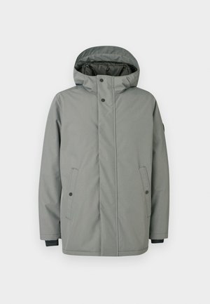 Světle šedá nepromokavá bunda s kapucí, předním zapínáním na druky, dvěma bočními kapsami a pletenými manžetami pro těsné uchycení. Hladká textura tkaniny.