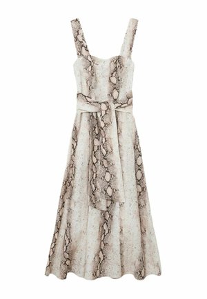 Ærmeløs midikjole med brede stropper, slangeskinds mønster i beige og brun, med et stofbælte bundet i taljen.