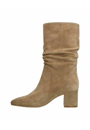 Boots - beige
