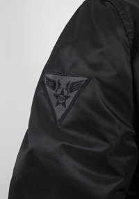 Thumbnail Image 8