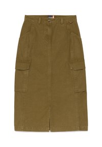 Falda de mezclilla verde oliva con cremallera frontal, dos bolsillos laterales y dos bolsillos tipo cargo. Presenta un corte recto y un diseño hasta la rodilla.
