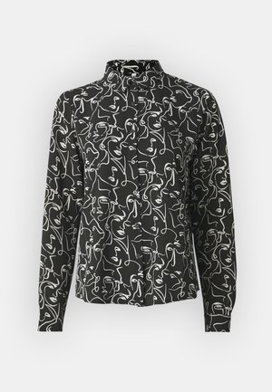Cămașă neagră cu mânecă lungă, cu un model abstract de fețe albe, având o guler drept și închidere prin butoane, realizată dintr-un material ușor.