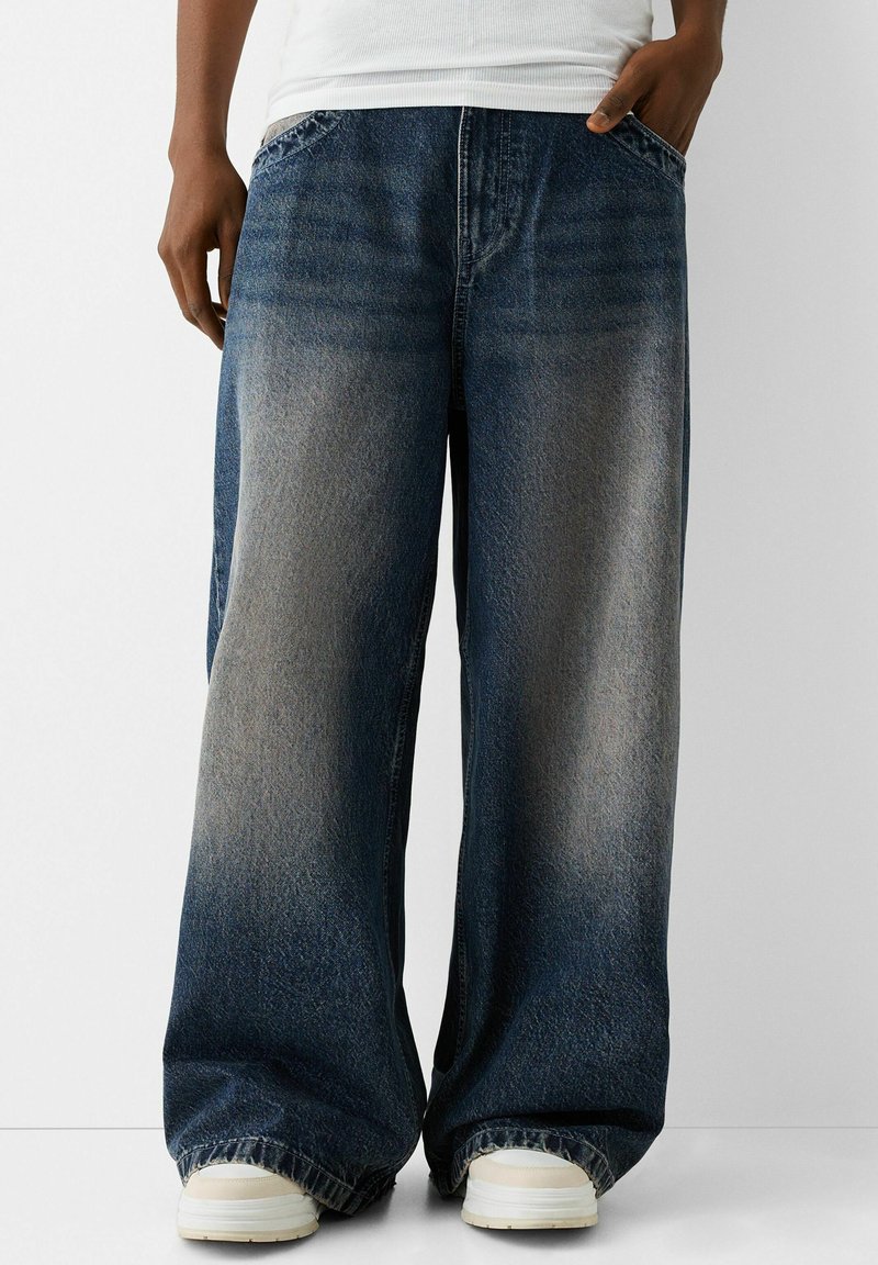 Bershka MEGA BAGGY Jeans Relaxed Fit dark blue/dunkelblau Zalando.at