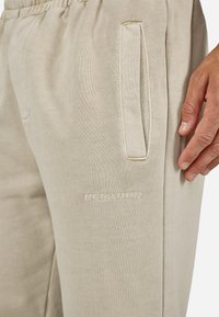 Pegador LOGO HEAVY JOGGER - Treningo apatinė dalis - vintage beige