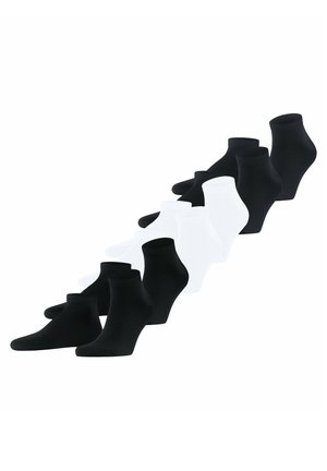 Chaussettes courtes noires et blanches, mélange de coton, poignet côtelé, texture lisse, lot de six paires, trois noires et trois blanches.