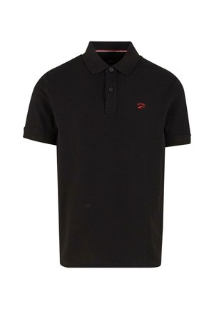 Polo shirt noir à manches courtes avec col, deux boutons et petit logo rouge sur la poitrine à gauche portant l'inscription "EST. 1893."