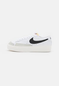 BLAZER PLATFORM - Matalavartiset tennarit - white/black/sail/team orange